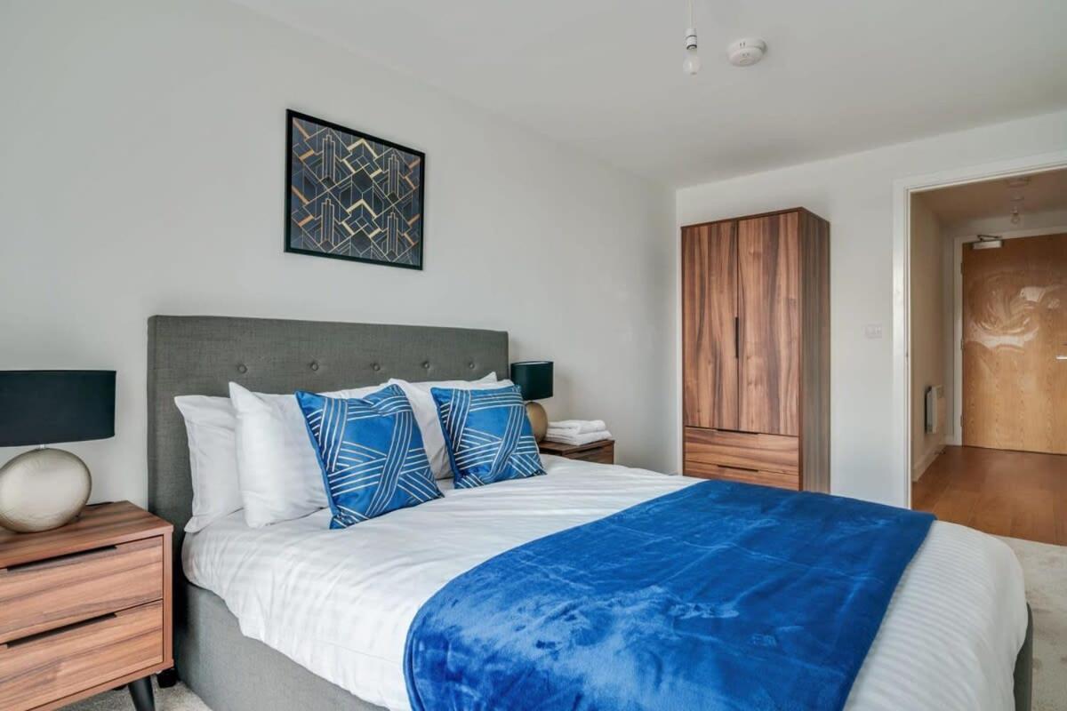 Lovely Riverside 2 Bed Apartment Leeds  Buitenkant foto
